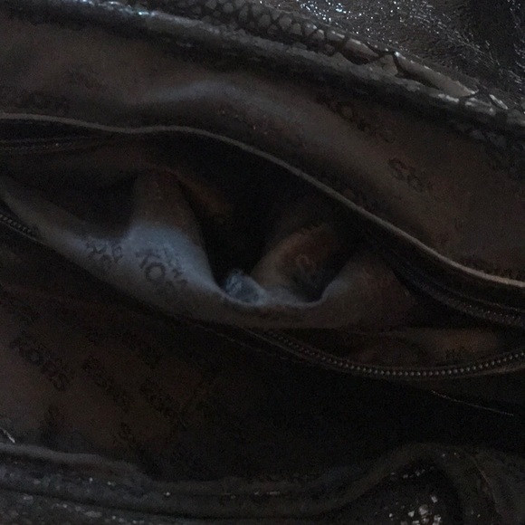 Authentic Michael Kors purse in good condition🥰 - Picture 7 of 8